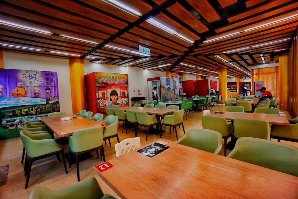 restaurants in fo guang shan